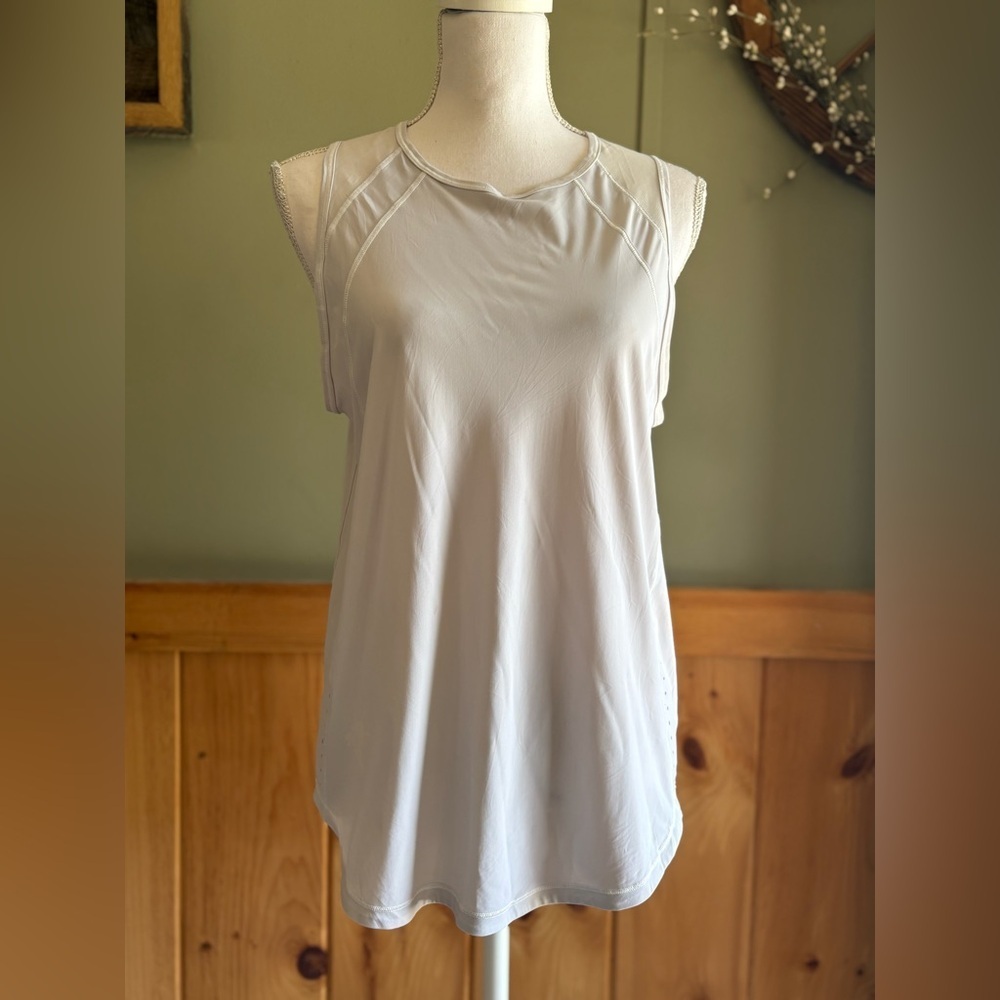 Lululemon sculpt tank top with back vent size 8
